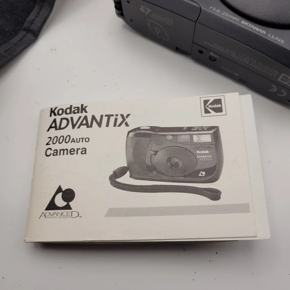 Kodak Advantix 2000 Auto APS Film Camera 25mm Ektanar Lens with Case and Manual